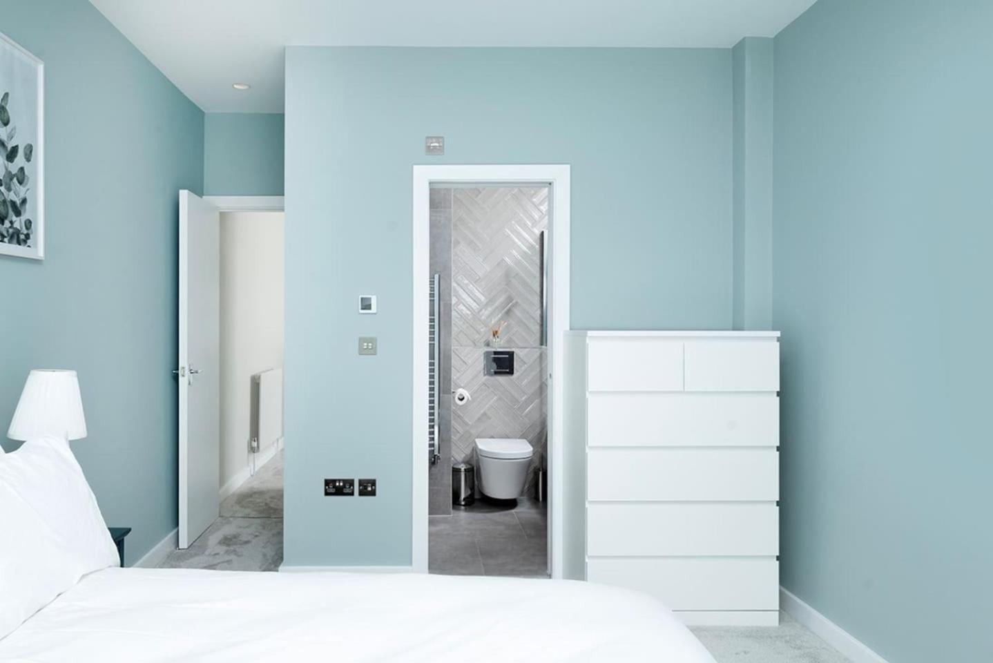 Oak Tree Apartment London
