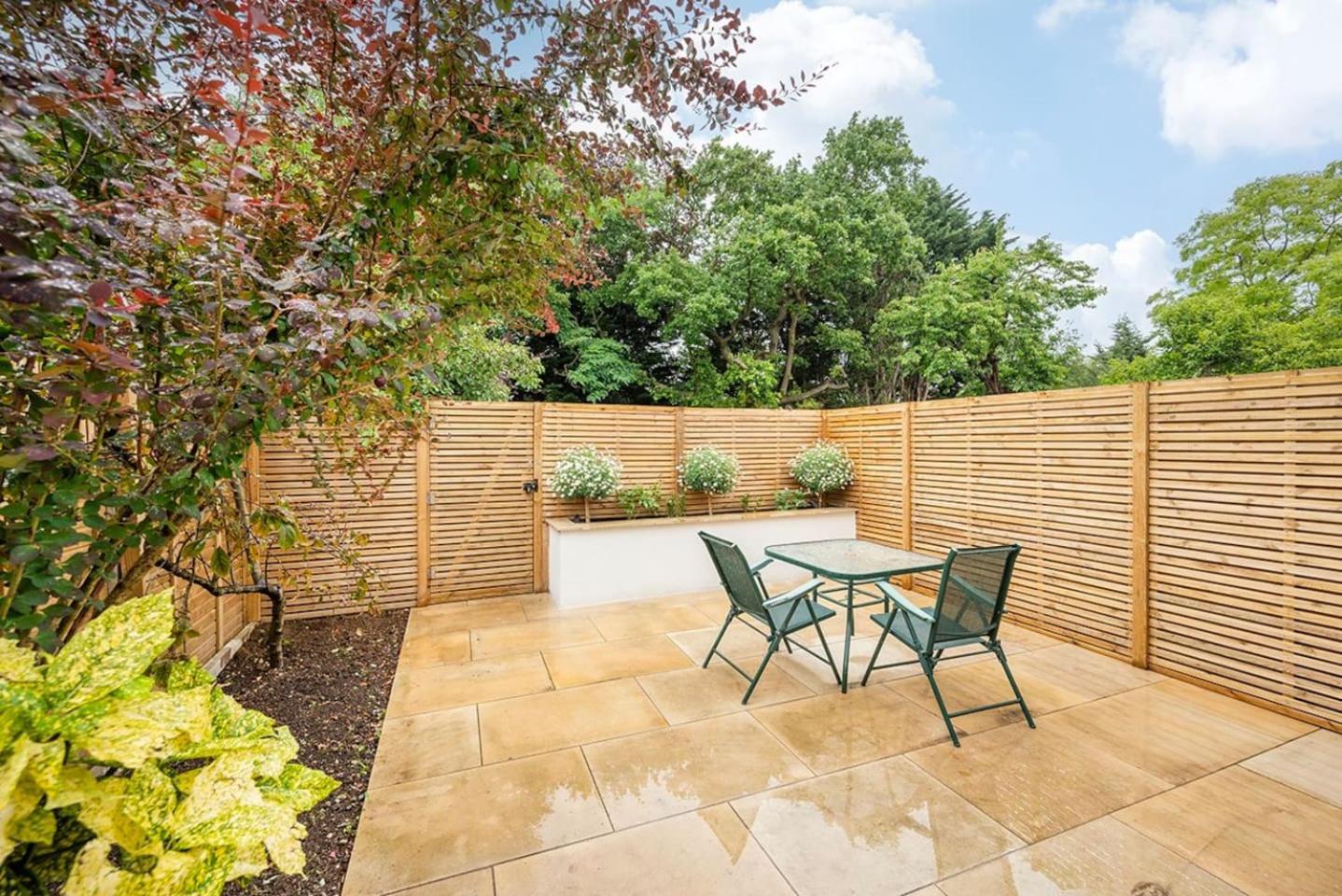 Oak Tree Apartment London