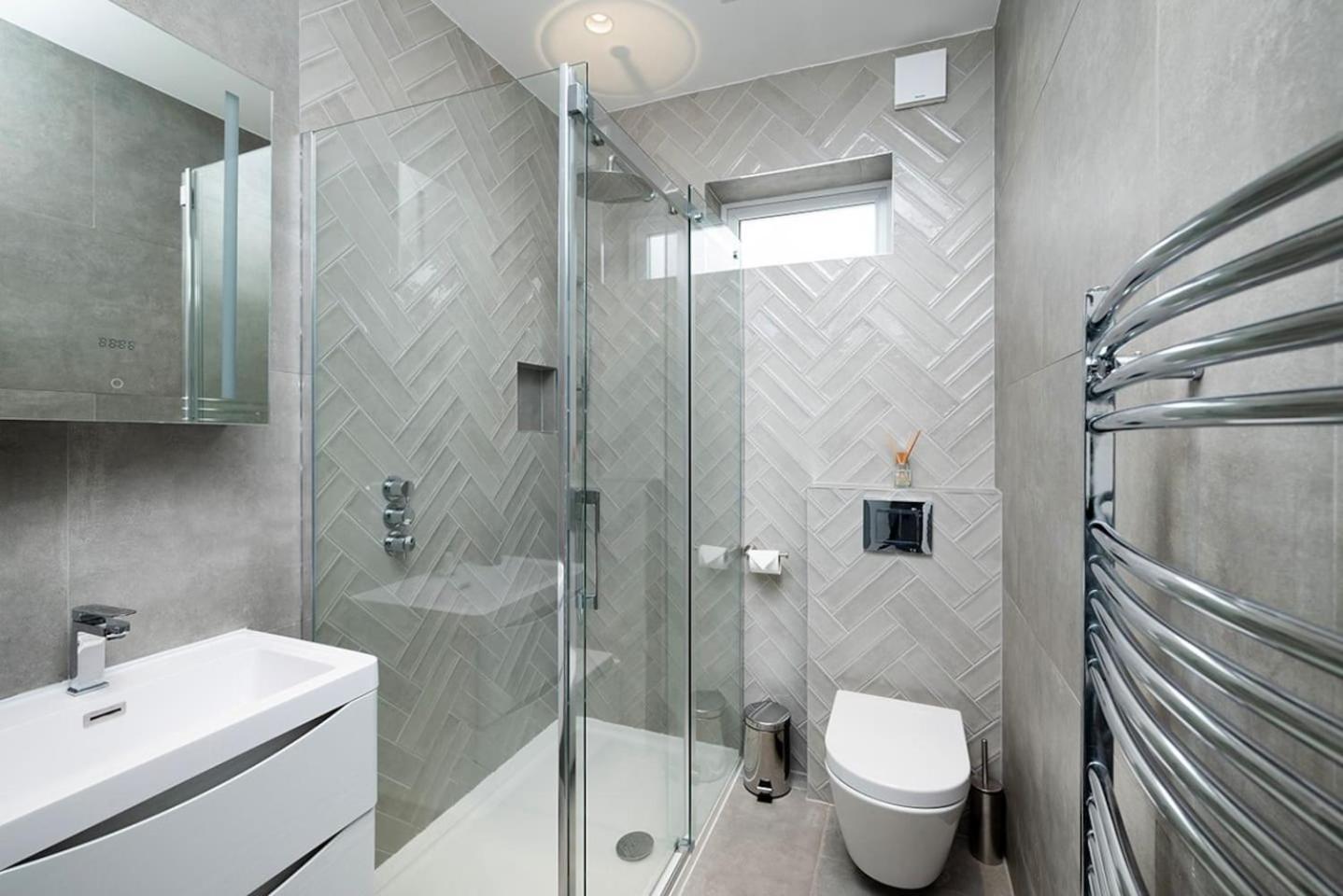 Oak Tree Apartment London